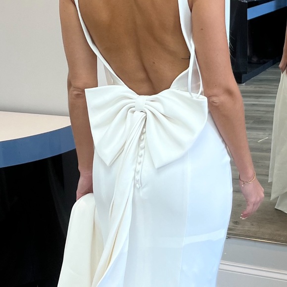 Miss Scarlett Dresses & Skirts - 100 White Fabric Wedding Dress Buttons